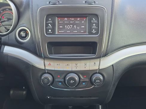Used 2019 Dodge Journey SE w/ Connectivity Group FWD image 24