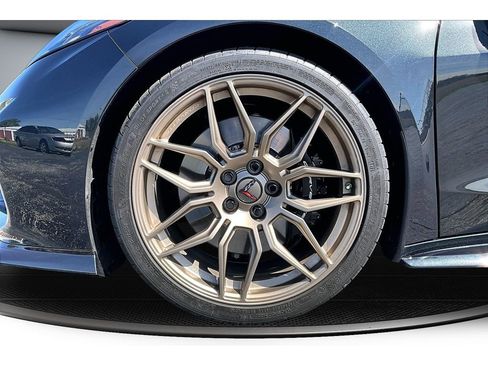 Used 2024 Chevrolet Corvette Z06 RWD image 11