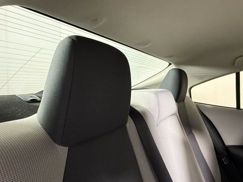 Used 2021 Toyota Corolla LE image 28