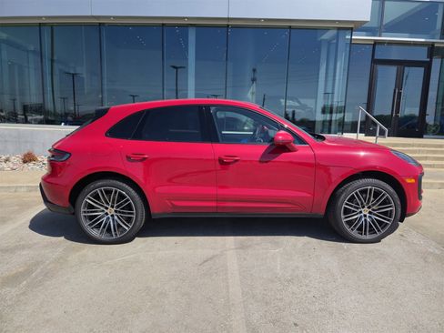 New 2025 Porsche Macan image 8