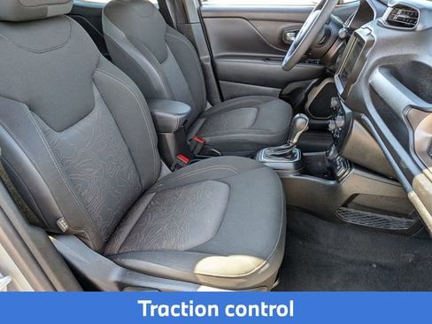 Used 2023 Jeep Renegade Latitude AWD/4WD image 28