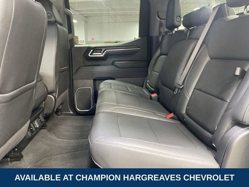 Certified 2025 GMC Sierra 1500 SLT image 33