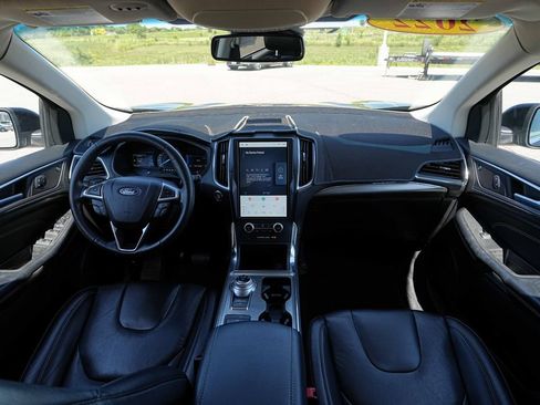 Used 2022 Ford Edge Titanium AWD/4WD image 28