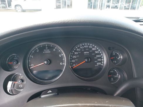 Used 2010 Chevrolet Suburban LS RWD image 18