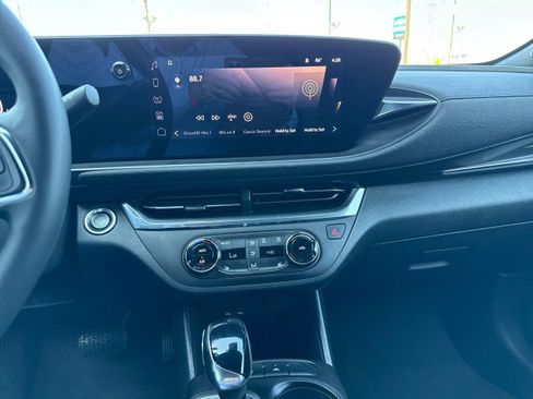 Certified 2025 Buick Envista Preferred w/ Convenience I Package image 20