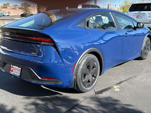 Used 2024 Toyota Prius LE image 7
