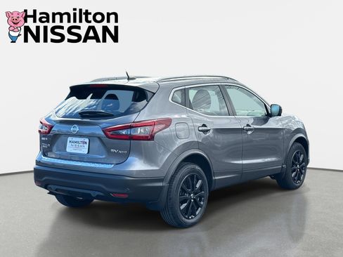 Used 2022 Nissan Rogue Sport SV w/ Technology Package image 2