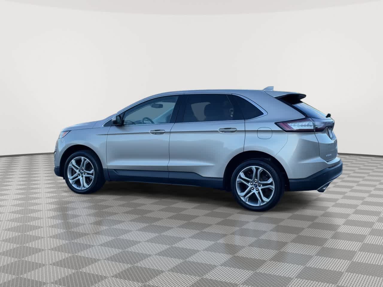 Used 2017 Ford Edge Titanium w/ Technology Package AWD/4WD image 6