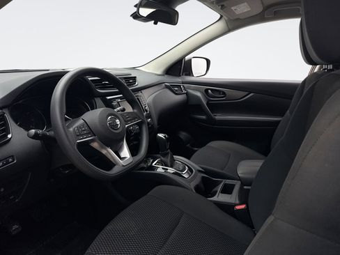 Used 2022 Nissan Rogue Sport S image 10