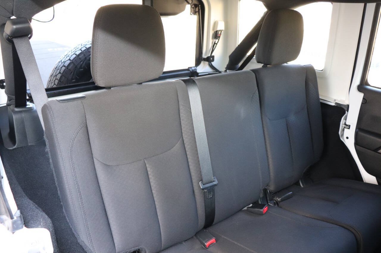 Used 2018 Jeep Wrangler Unlimited Sport S AWD/4WD image 36