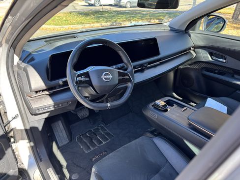 Used 2023 Nissan Ariya AWD image 11