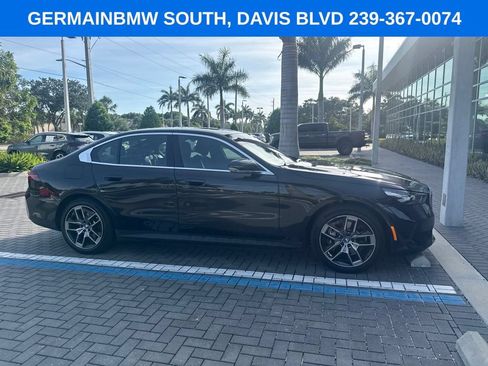 Certified 2024 BMW i5 eDrive40i w/ Premium Package RWD image 4