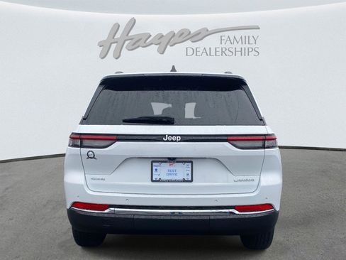 Certified 2024 Jeep Grand Cherokee Laredo image 42