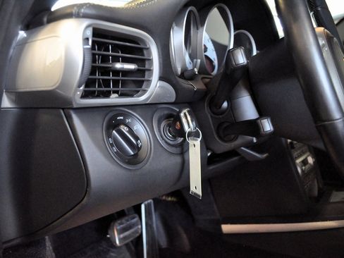 Used 2006 Porsche 911 Carrera S image 27