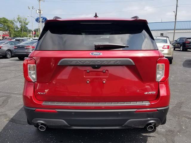 Used 2021 Ford Explorer XLT w/ Equipment Group 202A AWD/4WD image 6