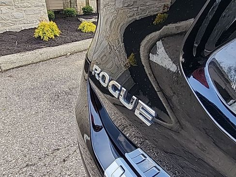 Used 2014 Nissan Rogue S image 8