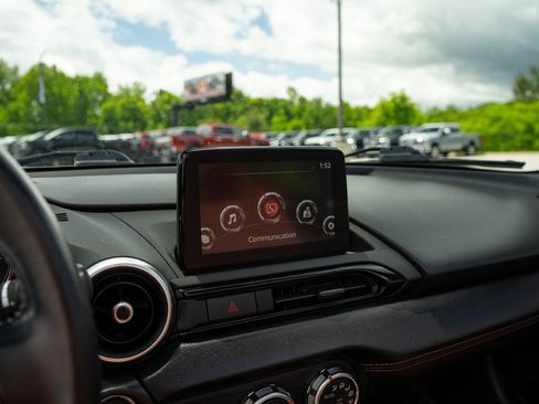 Used 2023 MAZDA MX-5 Miata Grand Touring RWD image 19
