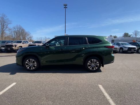Used 2023 Toyota Highlander XLE image 8
