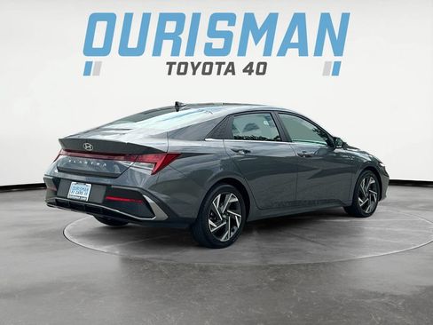 Used 2025 Hyundai Elantra SEL FWD image 7