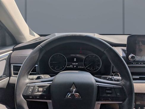 Used 2024 Mitsubishi Outlander ES FWD image 28