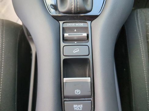 Used 2024 Honda HR-V LX image 29