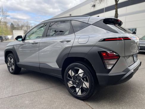 Used 2024 Hyundai Kona SEL image 6