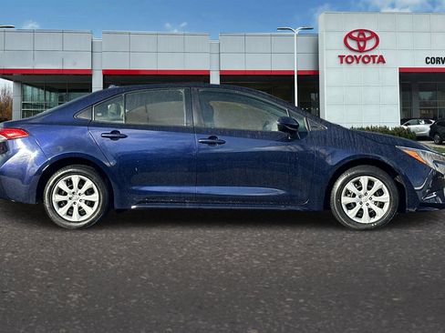 Used 2023 Toyota Corolla LE image 3