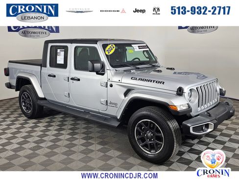 Used 2022 Jeep Gladiator Overland w/ Popular Equipment Package AWD/4WD image 1