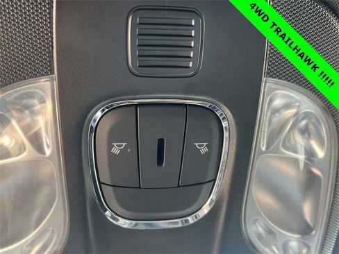 Used 2024 Jeep Compass Trailhawk image 21