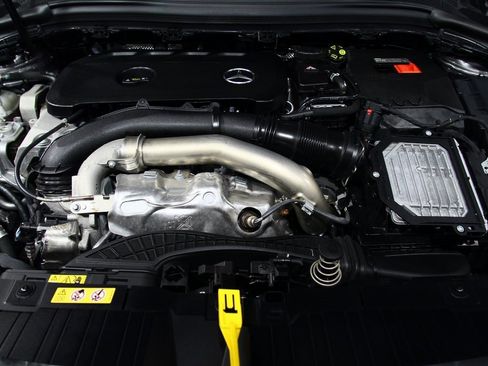 Used 2025 Mercedes-Benz GLA 250 4MATIC image 30