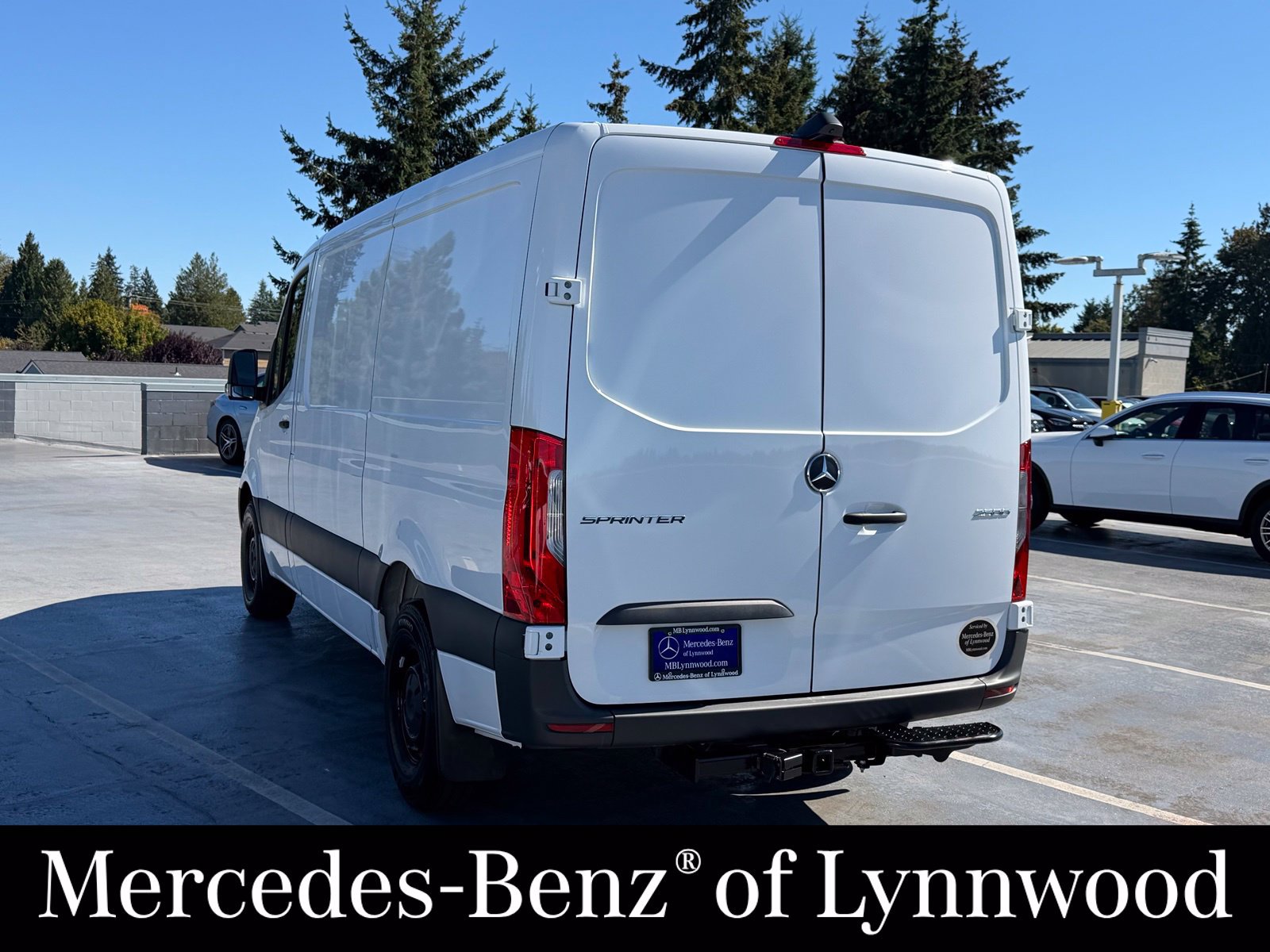 Used 2025 Mercedes-Benz Sprinter 2500 image 8