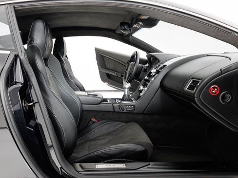 Used 2009 Aston Martin DBS Coupe RWD image 32