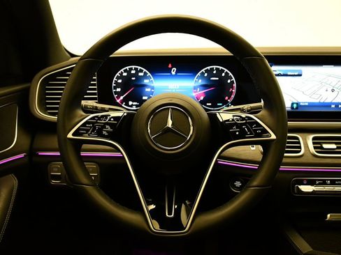 Used 2025 Mercedes-Benz GLE 350 4MATIC image 25