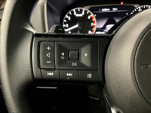 Used 2023 Nissan Rogue SV AWD/4WD image 11