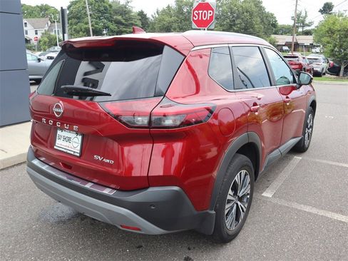 Certified 2022 Nissan Rogue SV w/ SV Premium Package image 6