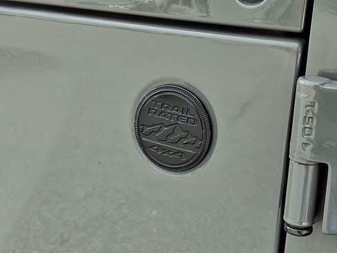 Used 2021 Jeep Wrangler Unlimited Sahara image 29