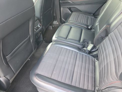 Used 2025 Ford Explorer ST-Line w/ ST-Line Street Pack AWD/4WD image 11