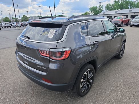 Used 2023 Jeep Compass Limited w/ Sun and Sound Group AWD/4WD image 3