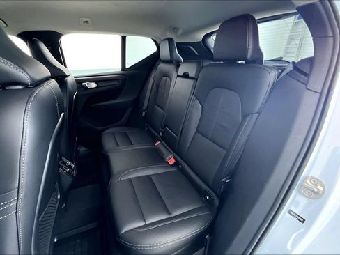 Certified 2024 Volvo XC40 B5 Core w/ Protection Package Premier AWD/4WD image 32
