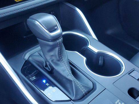 Used 2024 Toyota Highlander XLE image 27