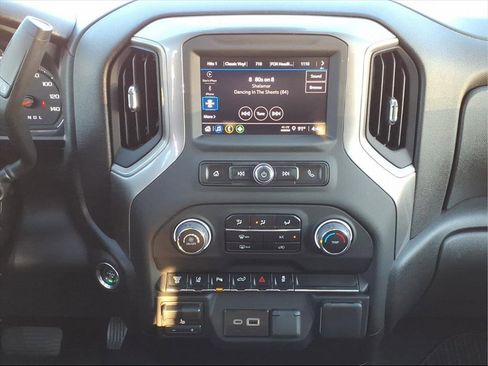 Used 2024 Chevrolet Silverado 2500 Custom w/ Custom Value Package image 19