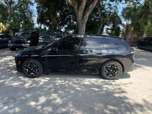 Used 2023 BMW iX xDrive50 w/ Premium Package AWD/4WD image 11