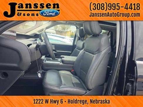Used 2025 Ford Expedition Active AWD/4WD image 17