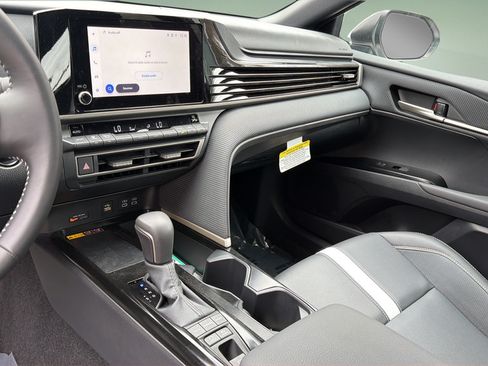 Used 2025 Toyota Camry SE FWD image 23