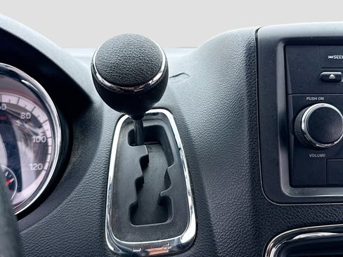 Used 2014 Dodge Grand Caravan SXT image 13