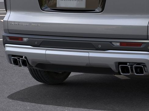 New 2026 Chevrolet Traverse LT w/ Driver Confidence Package AWD/4WD image 14