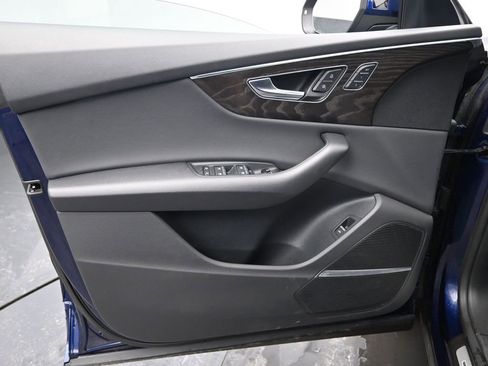 Used 2021 Audi Q8 Premium Plus w/ Premium Plus Package image 29