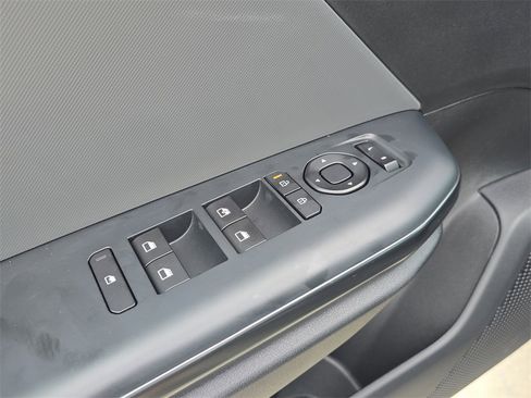 New 2025 Kia K4 LXS image 22