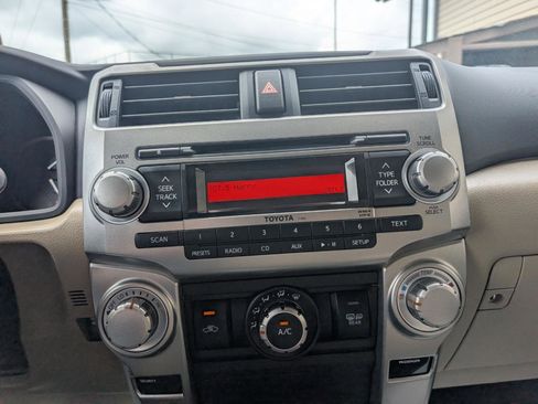 Used 2011 Toyota 4Runner SR5 w/ Premium Pkg w/Leather RWD image 17