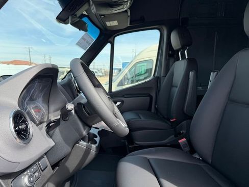 New 2026 Mercedes-Benz Sprinter 2500 image 11